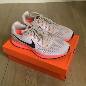 NIKE ZOOM PEGASUS 34 - MENS - NEW CONDTION - 10.5